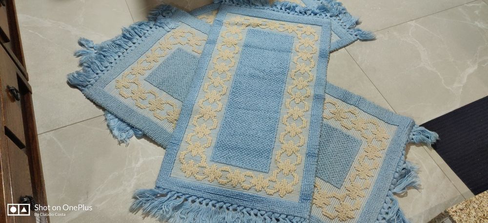 Trio de tapetes para quarto