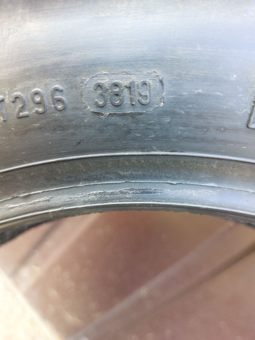 Opona Pirelli 1409/70/13