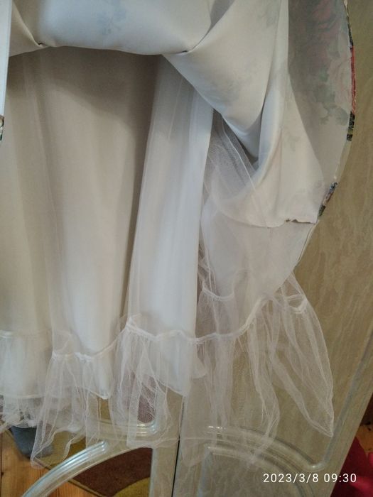 Святкове атласне плаття