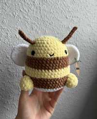 Trzmiel na szydełku, handmade amigurumi