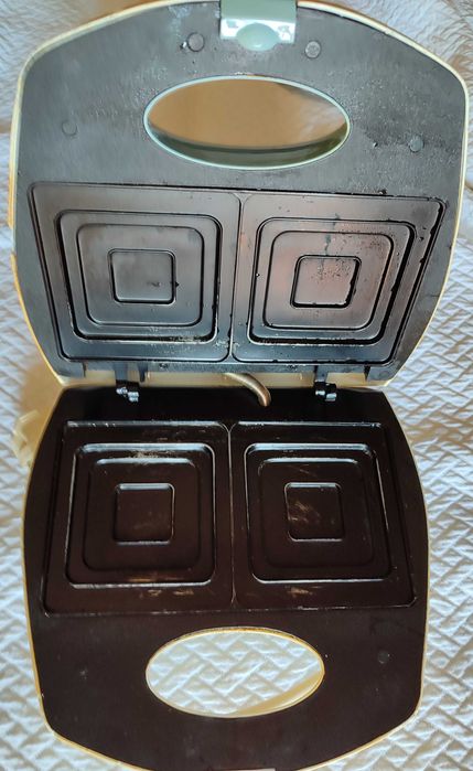 Sandwicheira Taurus Phoenix