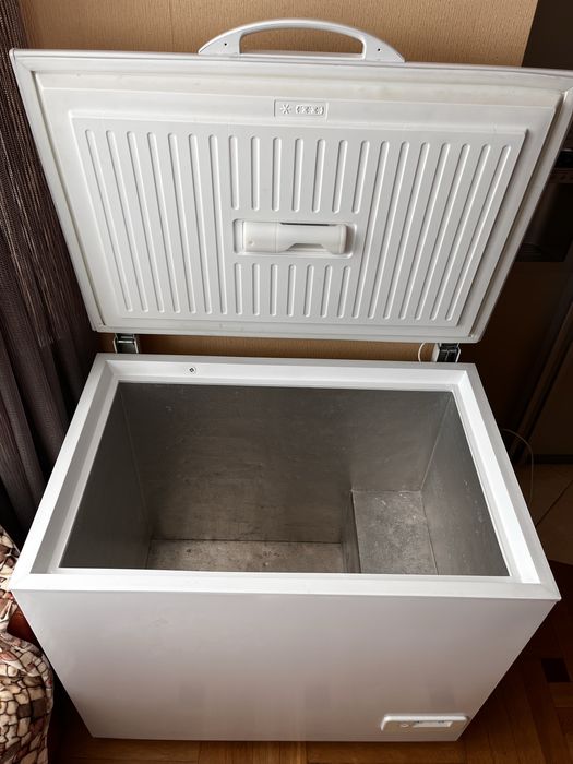 Морозильна камера Zanussi BNI280