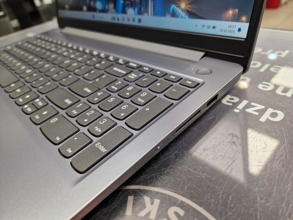 Lenovo Ideapad 3 15IAH8/ i5-12450H/ 16GB DDR5/ 512GB/ 15.6" FHD/ W11
