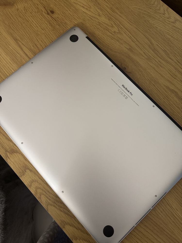 Apple MacBook 15 pro
