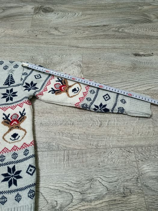 Светр для дівчинки