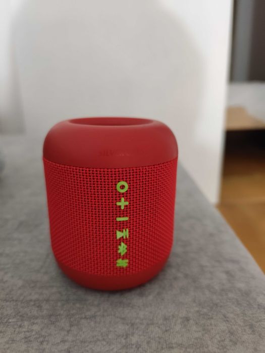 Coluna se som vermelha pouco usada