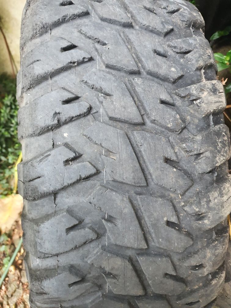 Goodyear Wrangler MT/R 37/12.5 R15