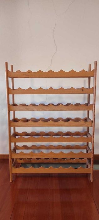 Garrafeira em pinho para 56 garrafas!