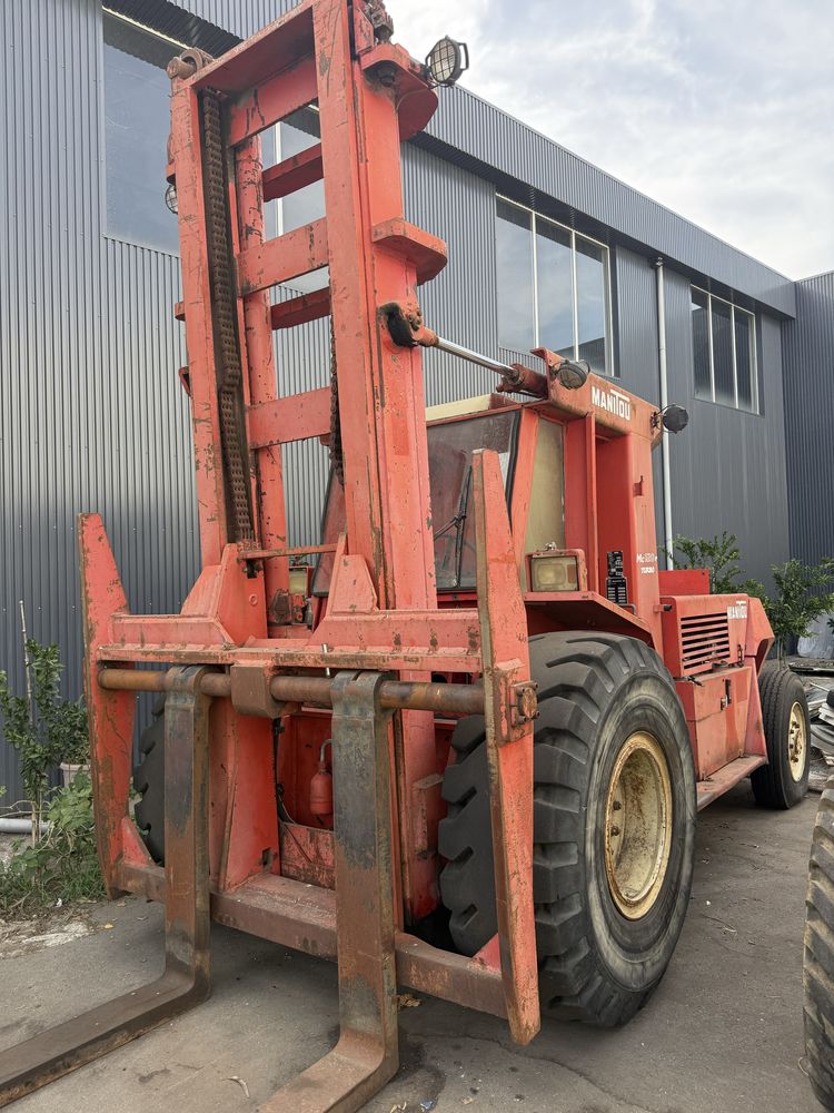 Empilhador manitou de 12,000 kgrs