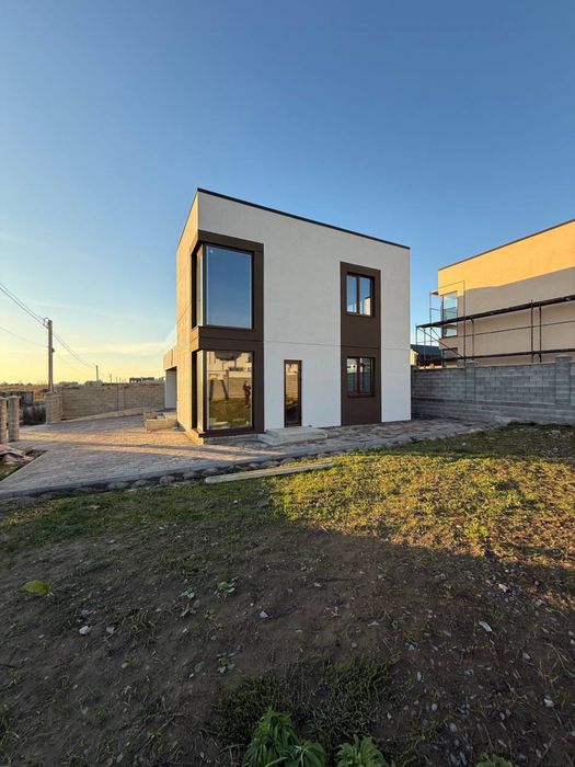 Чудовий 3К будинок в тихому районі!