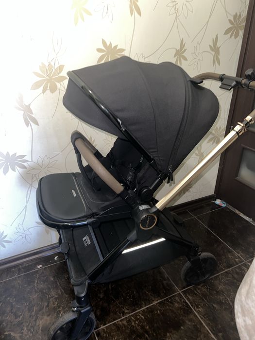 Прогулянкова коляска Luxmom B1 з подвійним реверсом