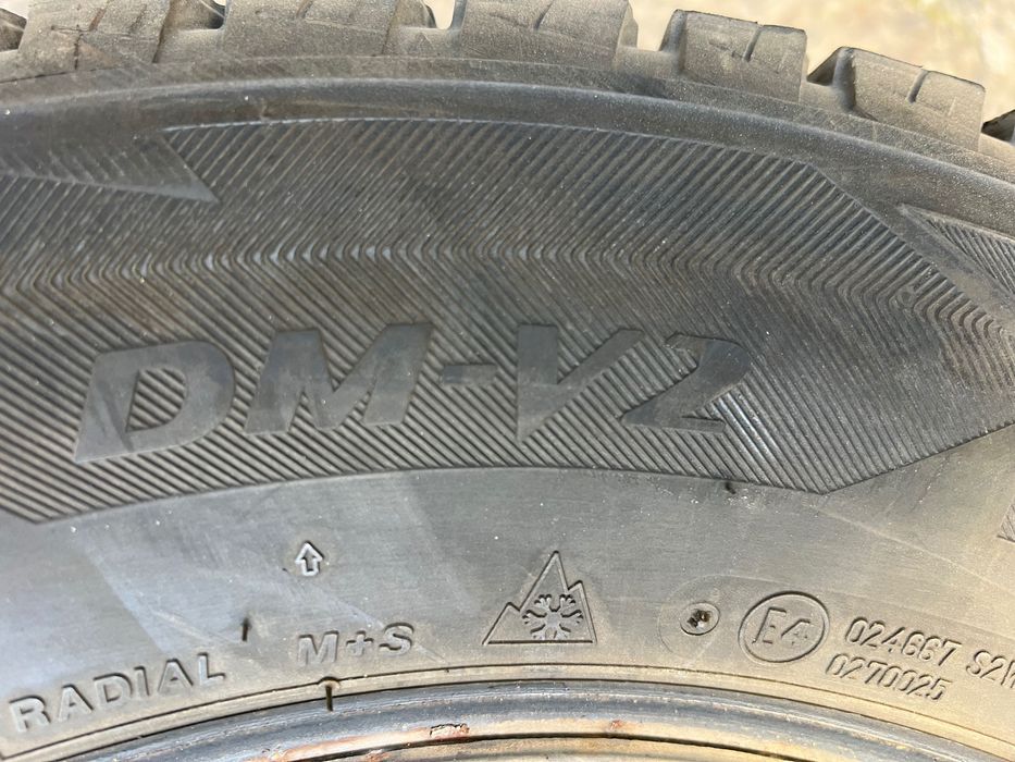 Шини зимові Bridgstone Blizzak DM-V2 215-65-16 4шт. Japan