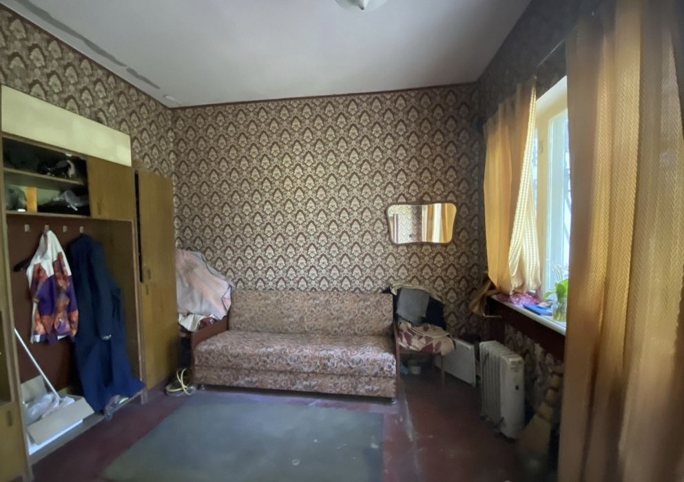 Продам великий 2 поверховий будинок