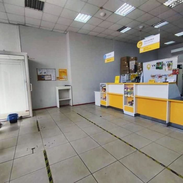 Комерційна будівля на пр. Соборний. Район Анголенко.