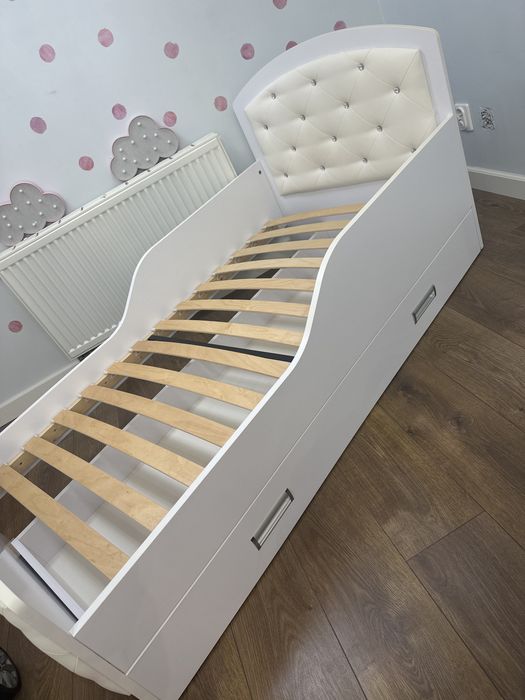 Sprzedam łóżko dla dziewczynki