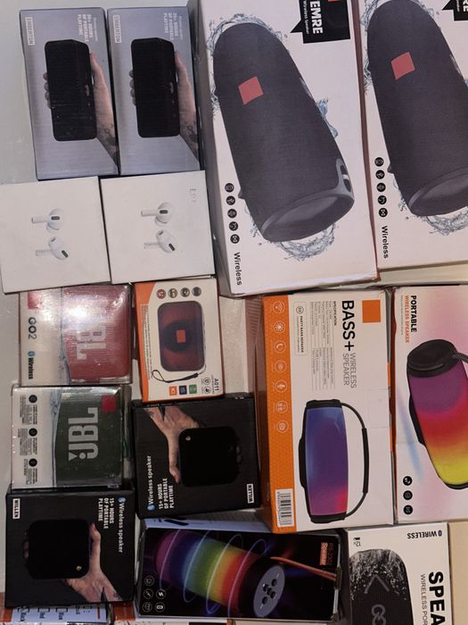 Vende.-se coluna  bluetooth e fones de ouvido ,a preços fantasticos .