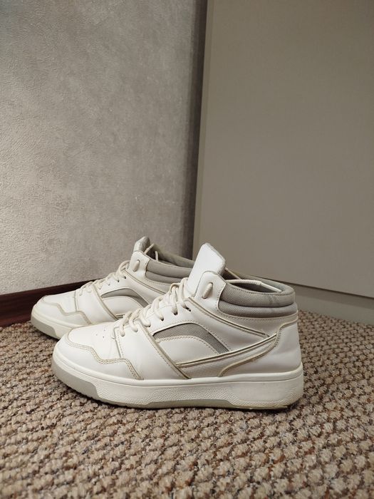 Высокие кроссовки House