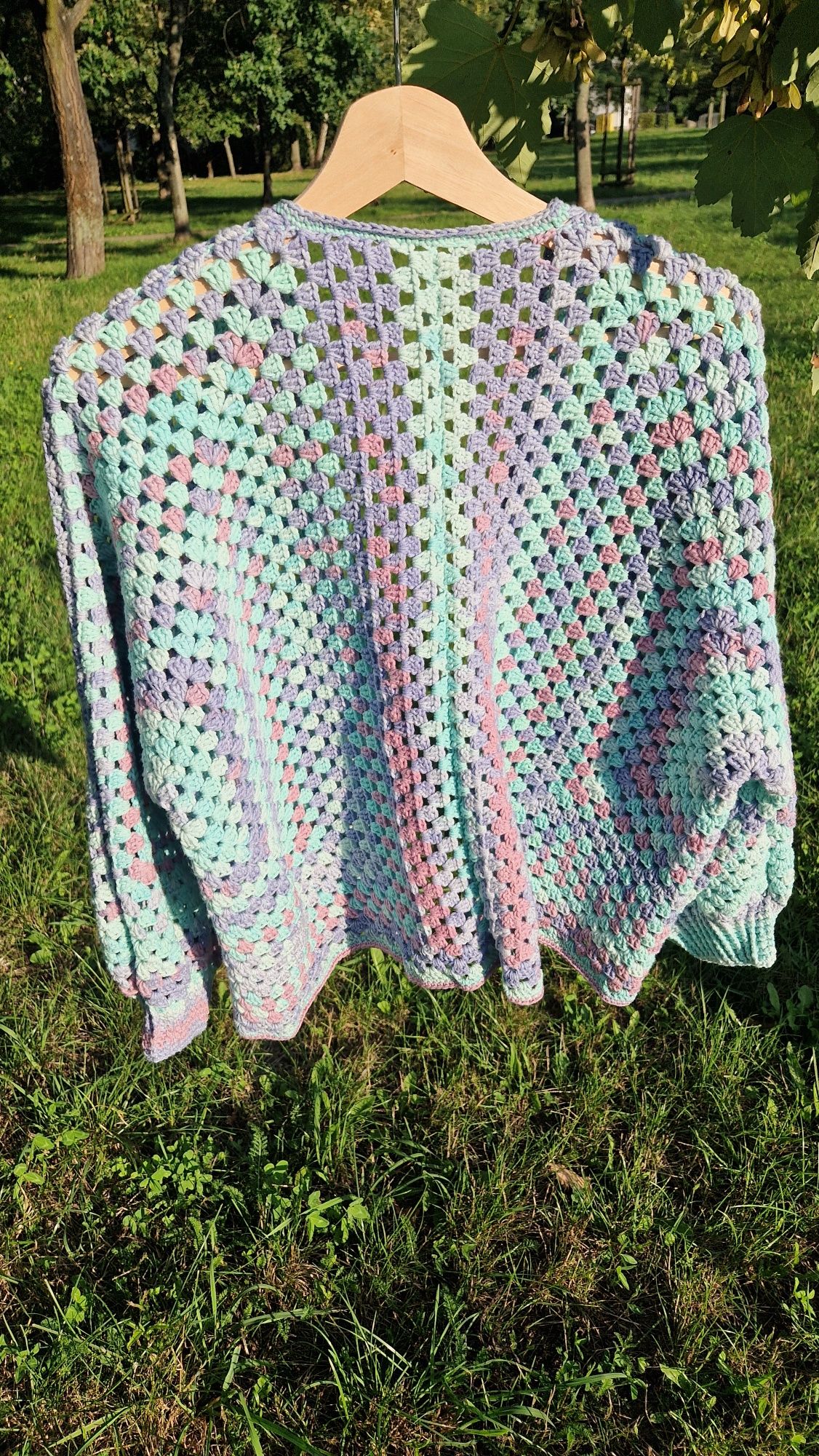 Sweter Hexagon na szydelku
