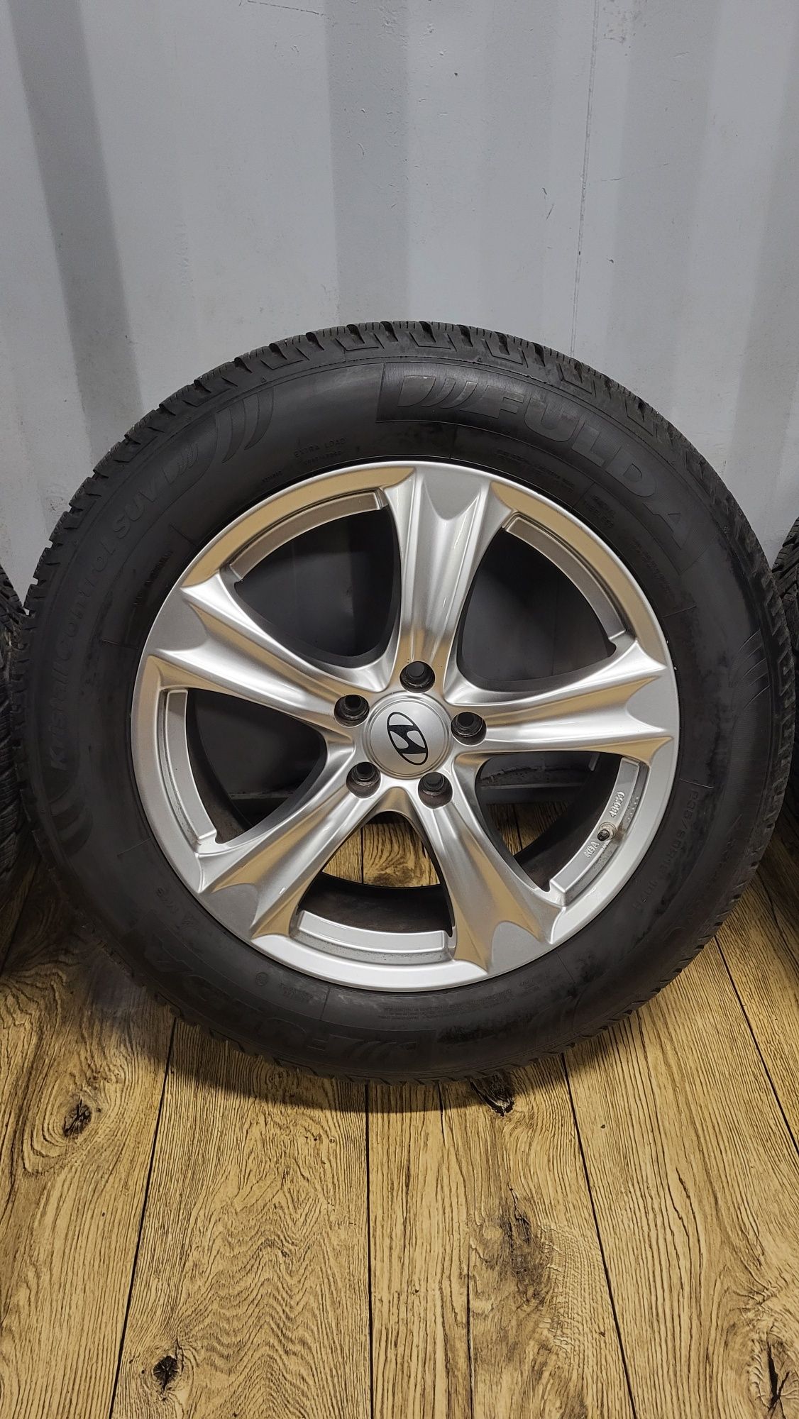Alufelgi Hyundai 18" 5x114,3 z oponami 235/60 R18 Santa Fe Tucson Kia