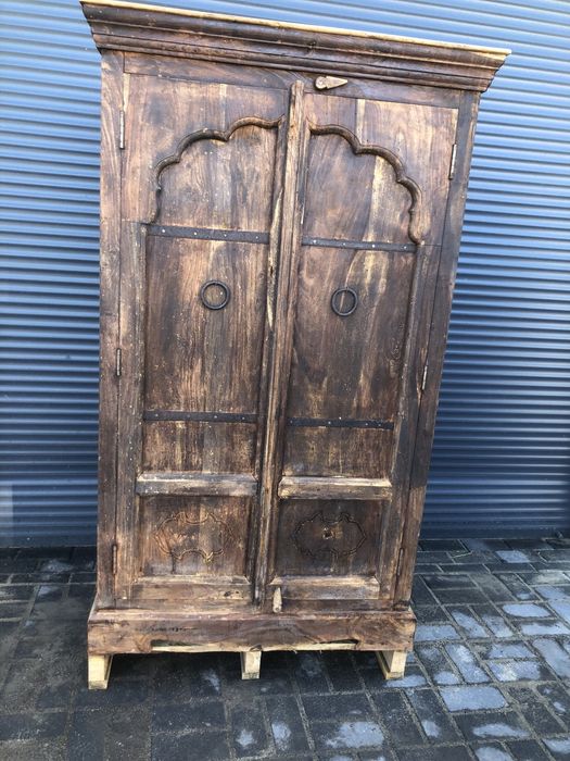 Piękna  stara drewniana szafa bieliźniarka komoda