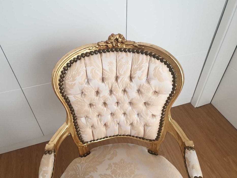 Cadeirões Luís XV Folha Ouro Tecido Adamascado Pérola