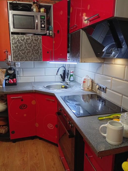 Продаю кухню кутову меблі