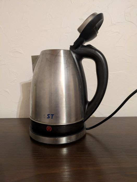 Чайник електричний