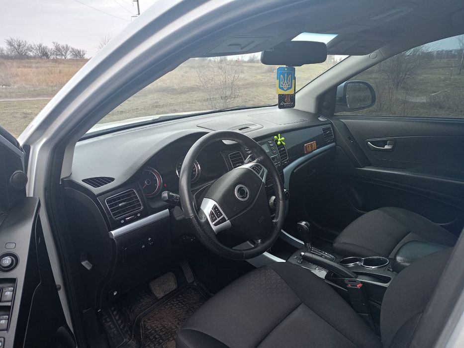 Авто Ssang yong Corando