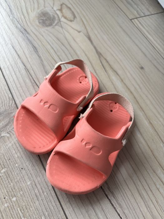 Klapki decathlon rozm. 19-20
