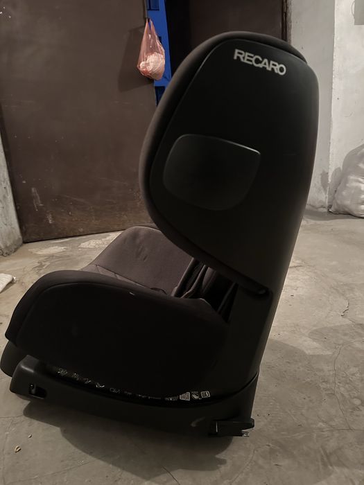 Автокрісло RECARO