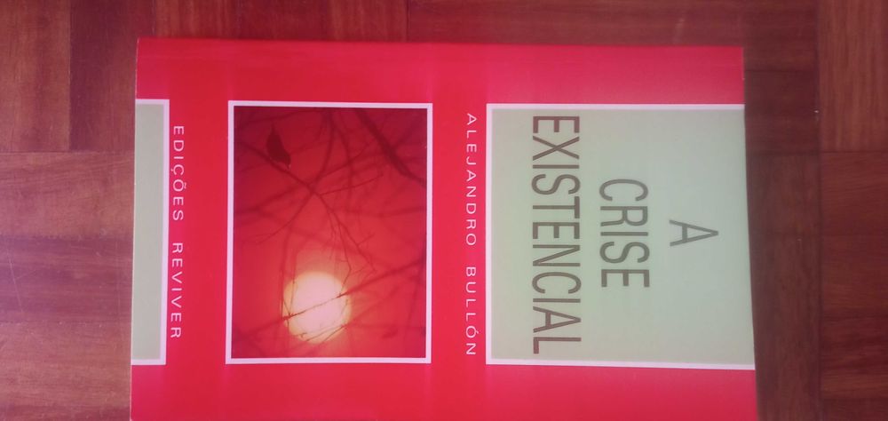 Vários livros 4€  e 3€ para desocupar gaia