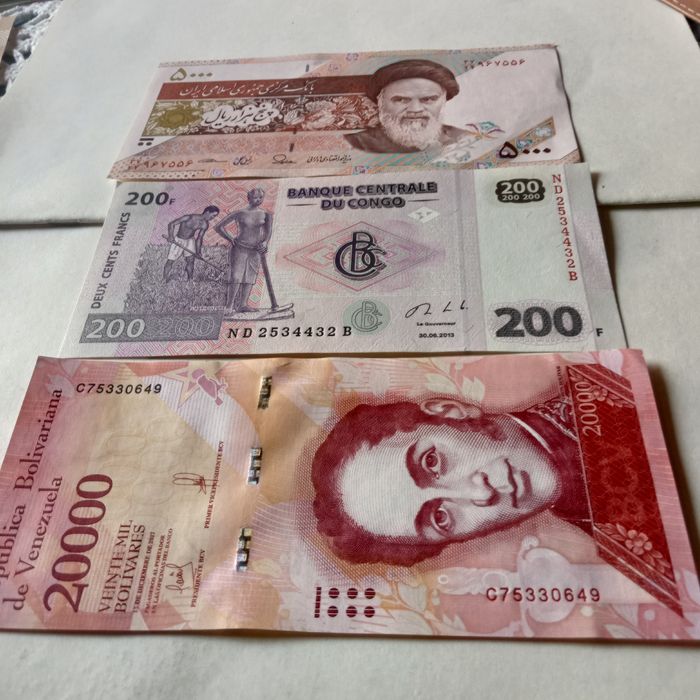 Notas e cedulas varios paises