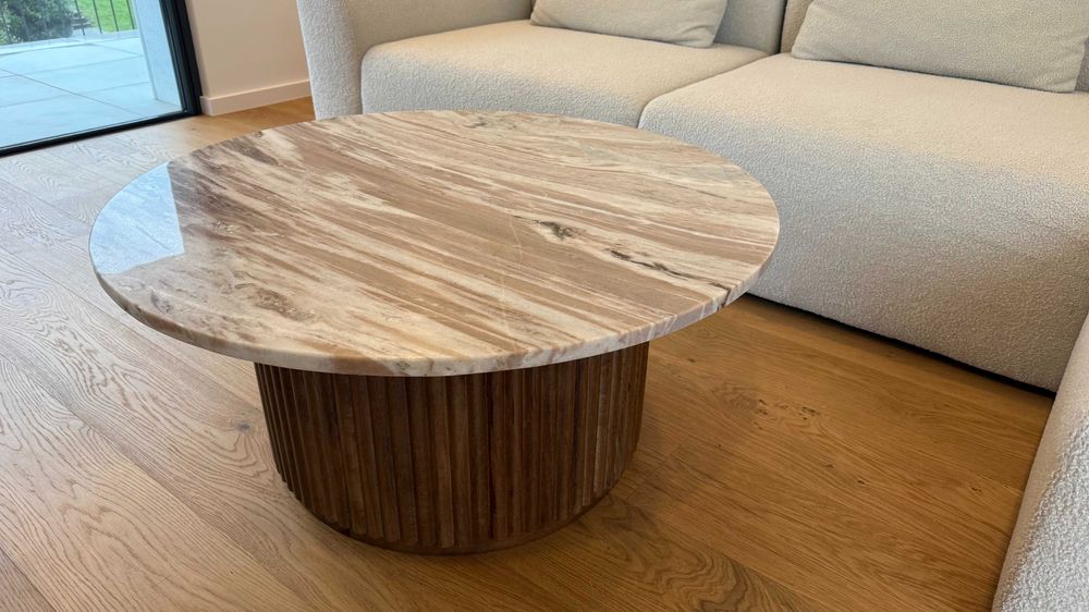 Mesa de centro SKLUM redonda Ø90 cm em mármore e madeira