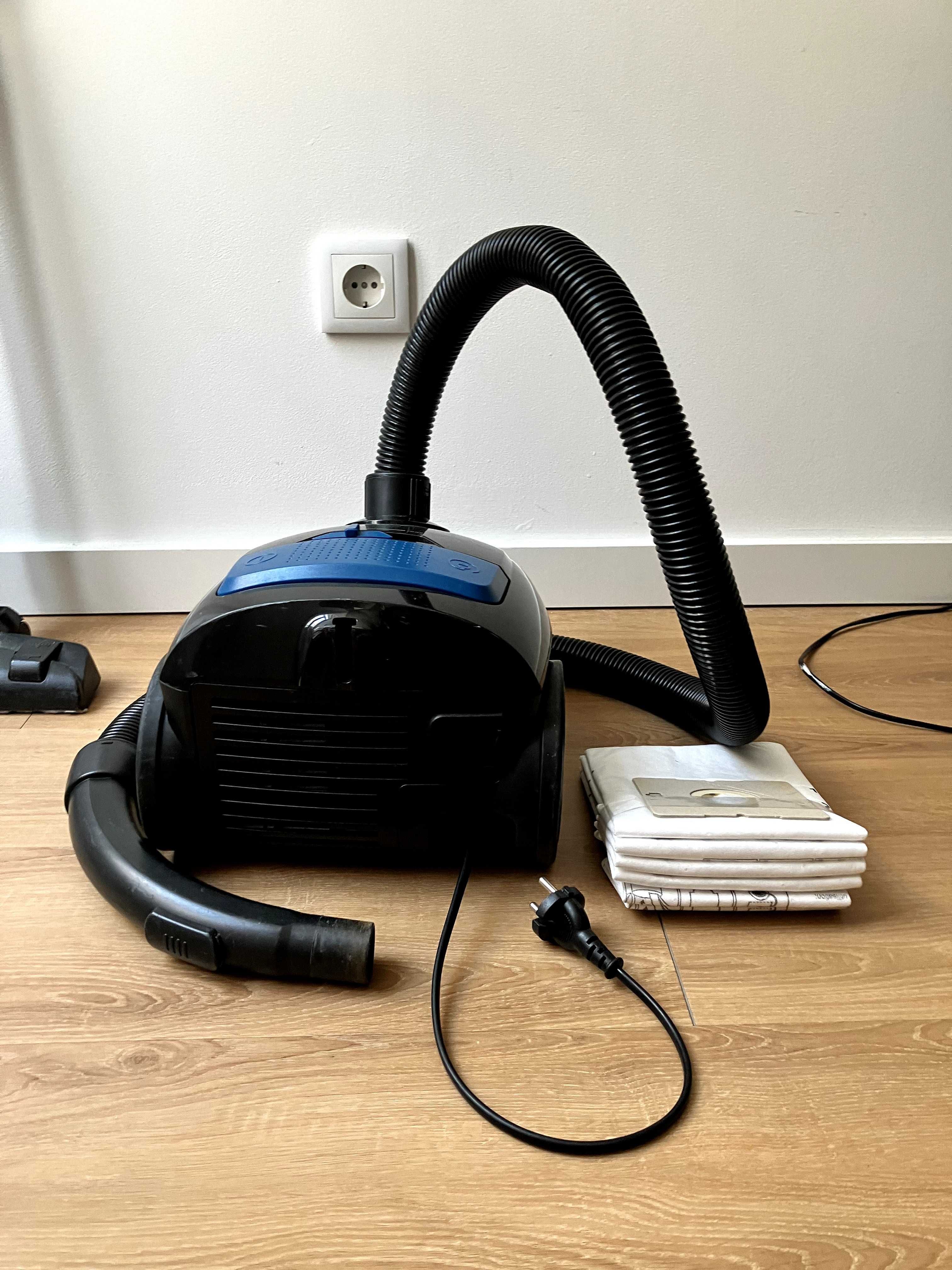 Aspirador com Saco potência de 700w