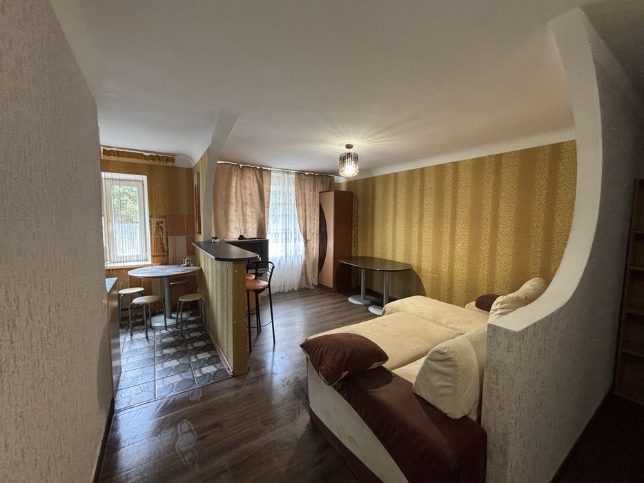 Почасово ,посуточно 2-к в центре