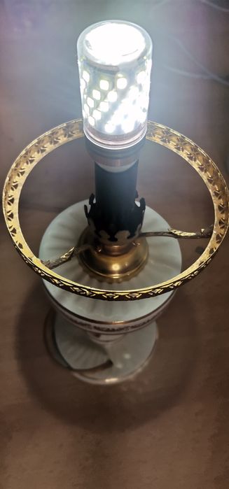 Lampa grecka biała złota nocna stołowa szkło klosz