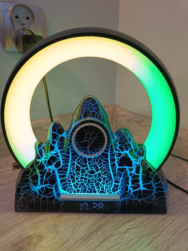 Lampka nocna, ładowarka bezprzewodowa, budzik, radio, głośnik bluetoot