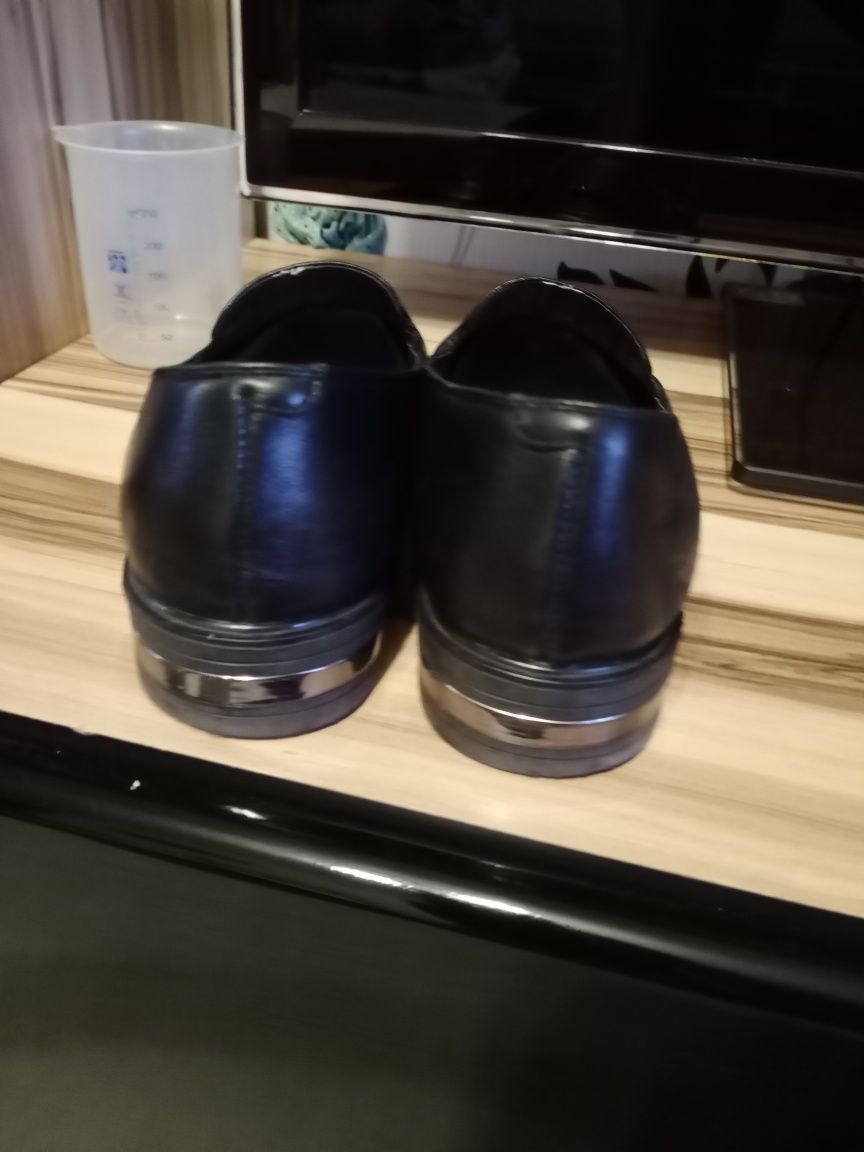 Туфлі (черевики),лофери