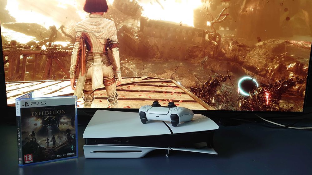 PlayStation 5 Slim (D Chassis) z napędem