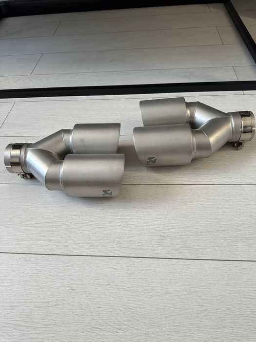 Насадки на выхлоп двойная насадка Akrapovic банка выхлоп глушитель