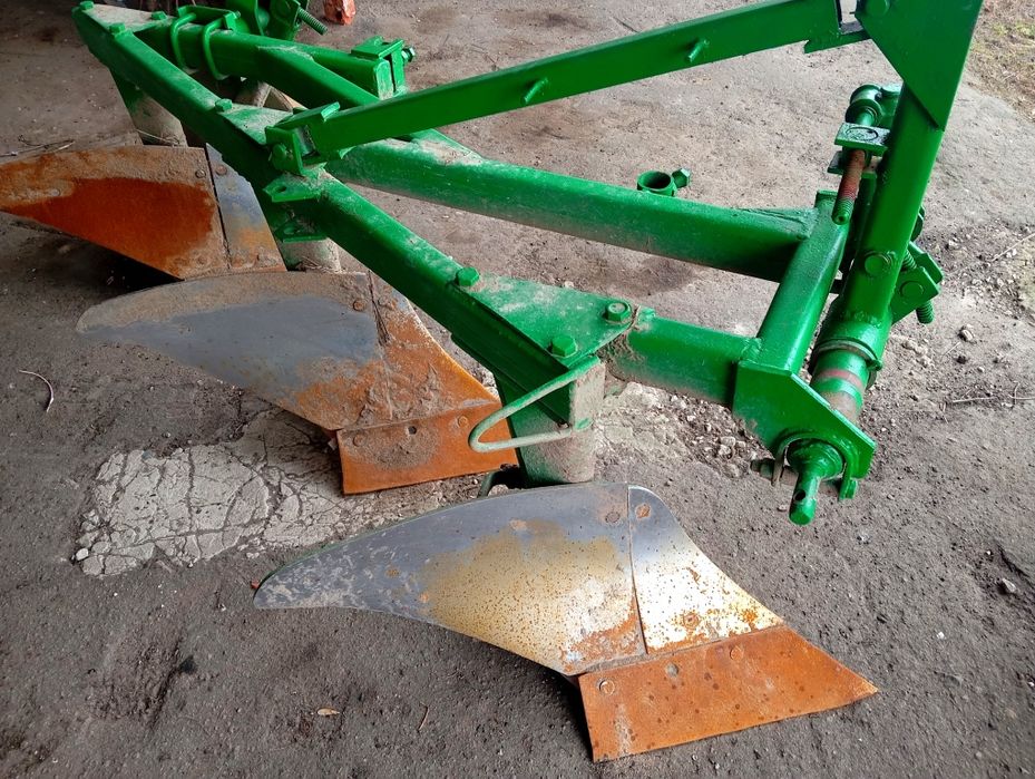 Продам польський плуг 3-30,3-35,грабалка,