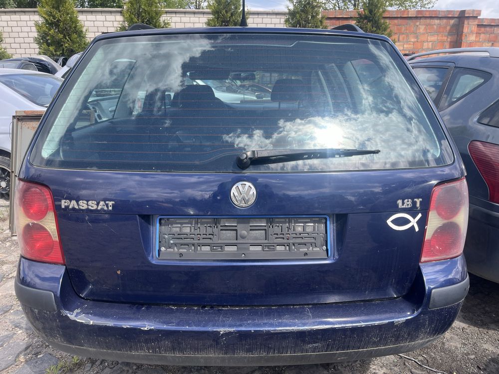VW Passat B5 - klapa tył tylna - LB5N