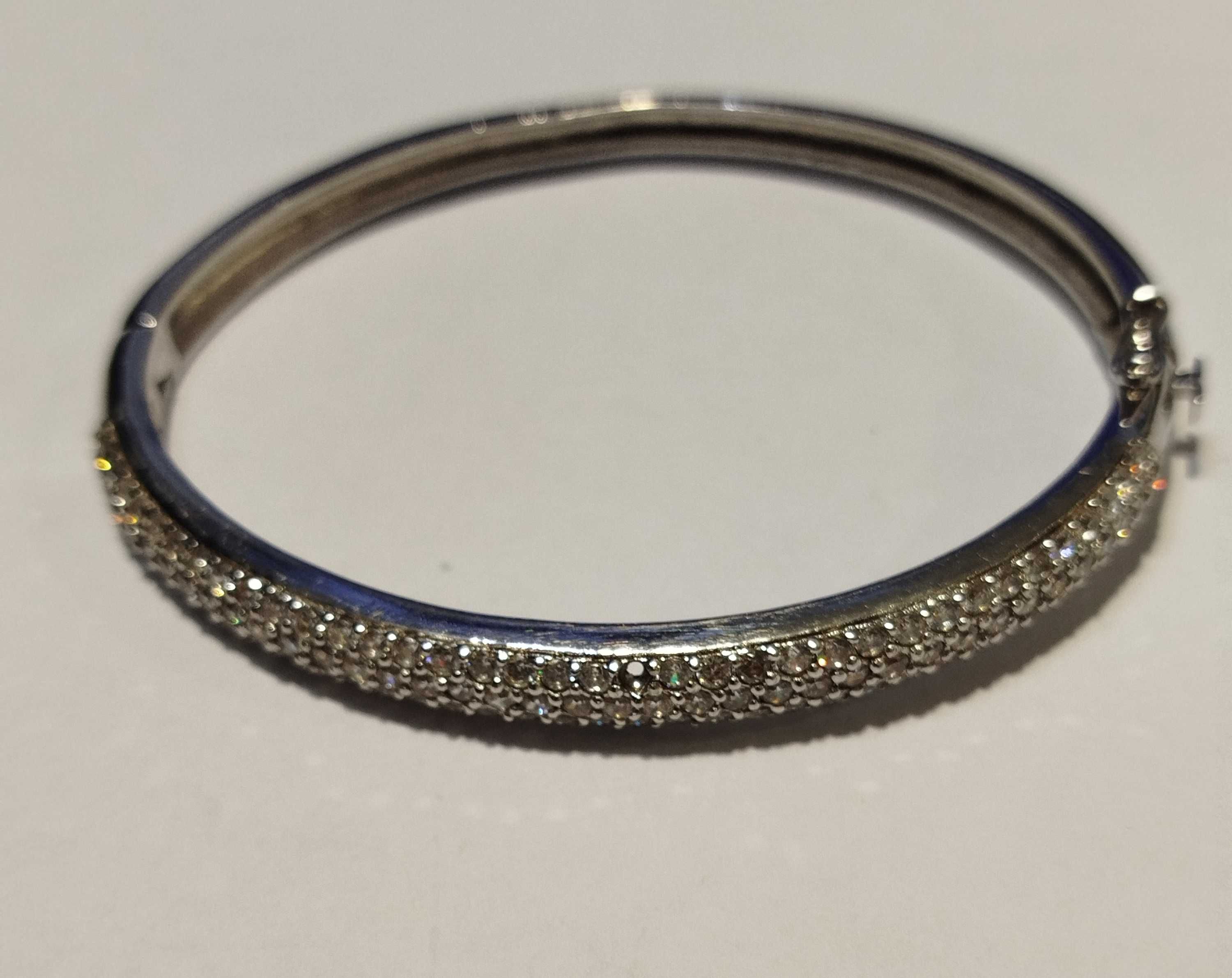 Magnífica Pulseira/Bracelete em Prata, cravejada com brilhantes