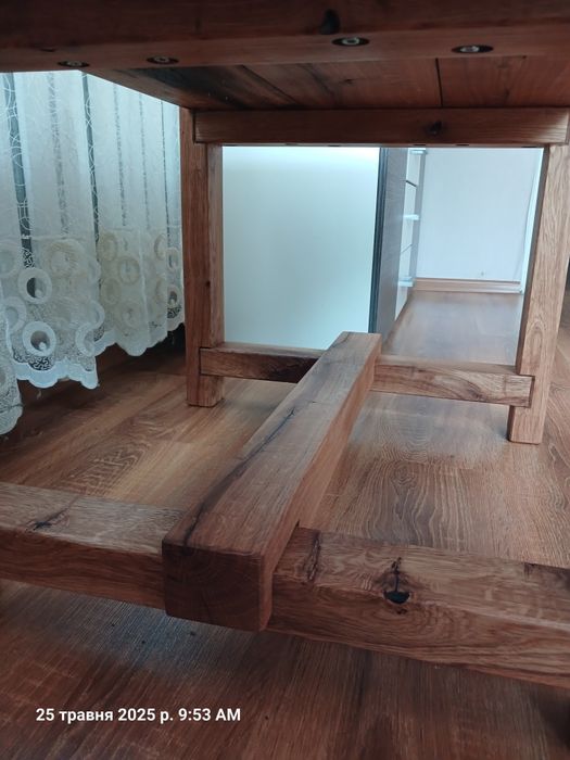 Журнальний, кавовий дубовий стіл, столик.