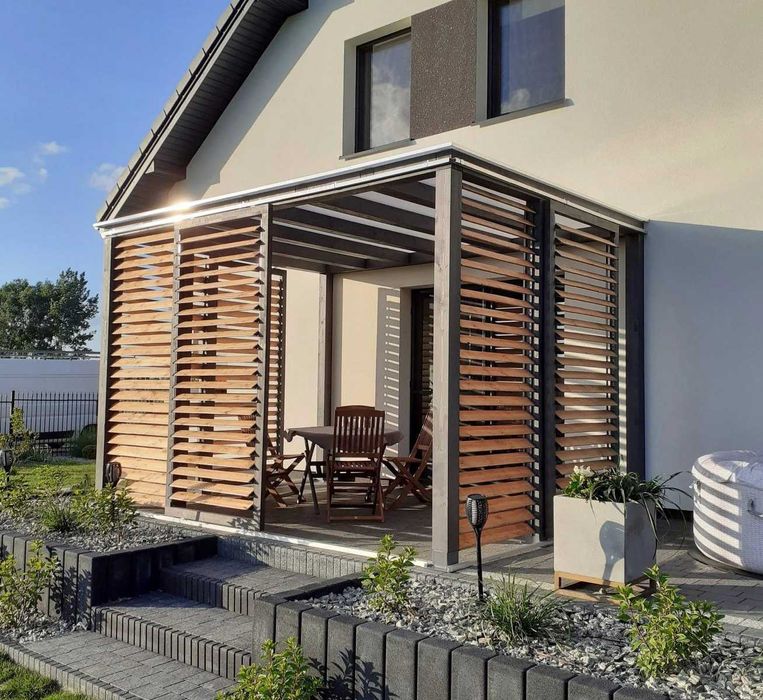 Żaluzja tarasowa zabudowa tarasu drewniana deseczki prowadnice kpl