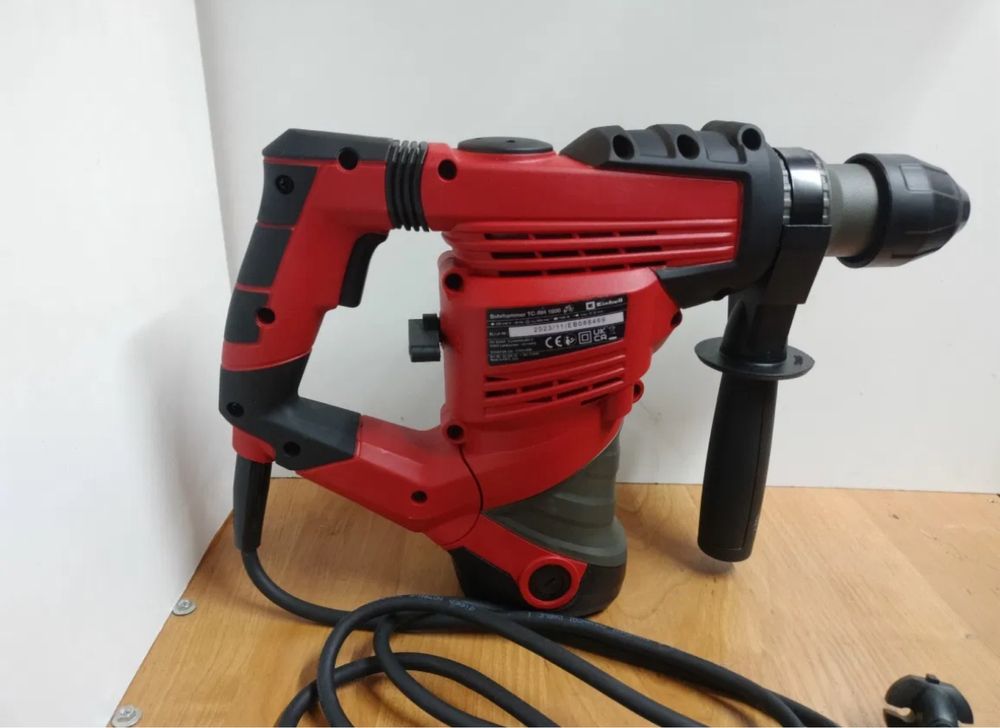 Потужний електричний перфоратор Einhell TC-RH 900