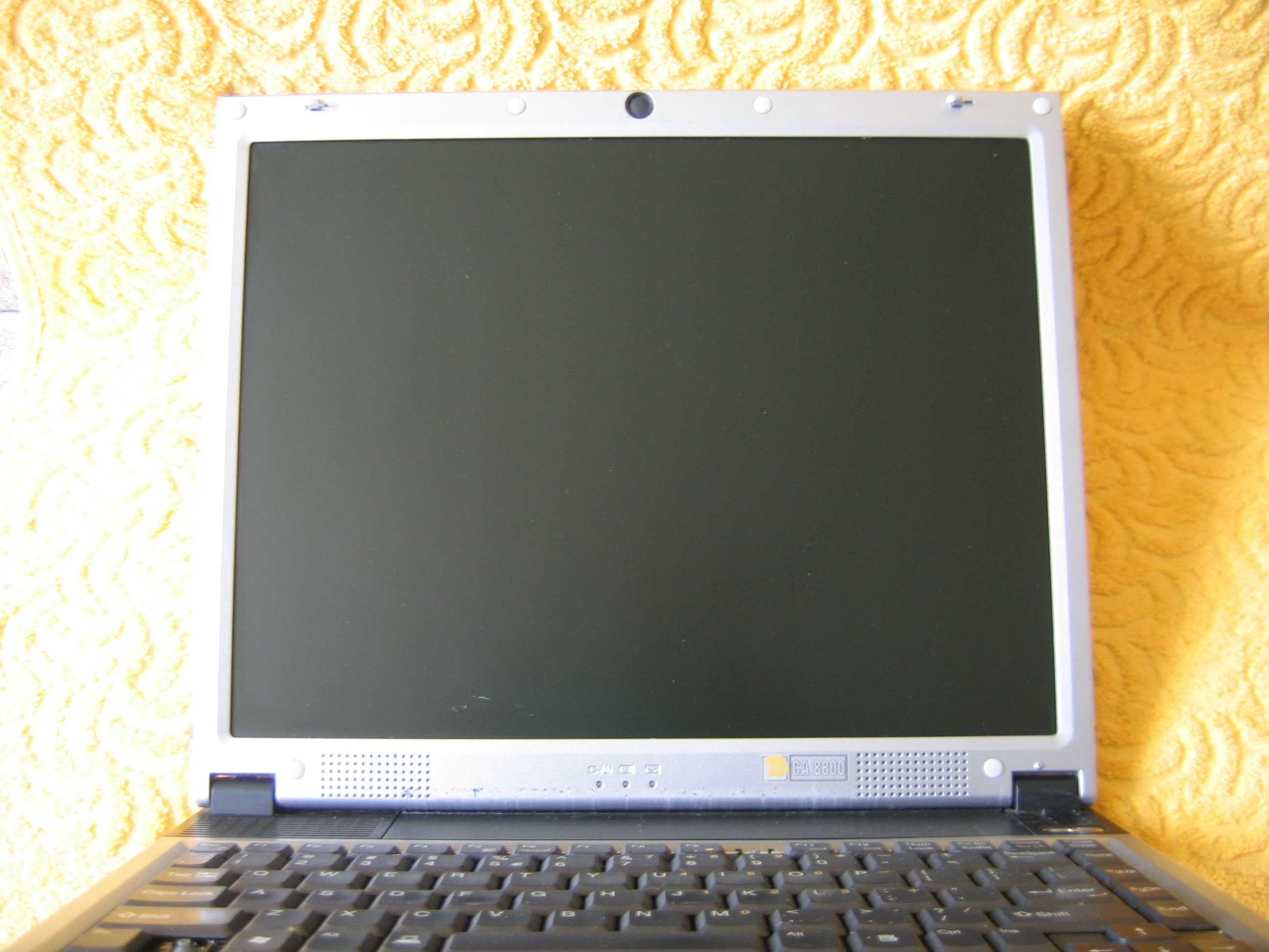 Laptop CA CLEVO 8800 1,4GHz 512Mb RAM 15" WIFI PCMCIA + torba