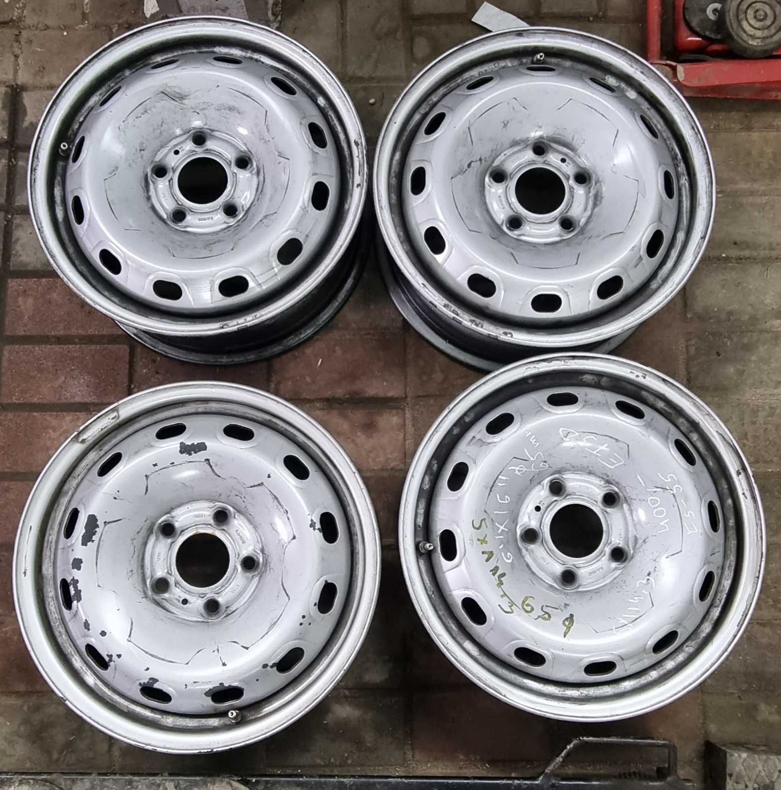 Felgi stalowe 16" 5x114,3 Vivaro Traffic