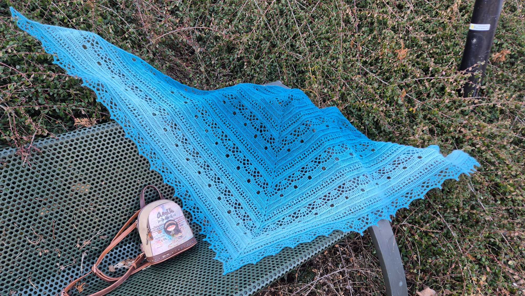 Szmaragdowo-morska chusta na szydełku. Handmade. Ombre. 215/145/90