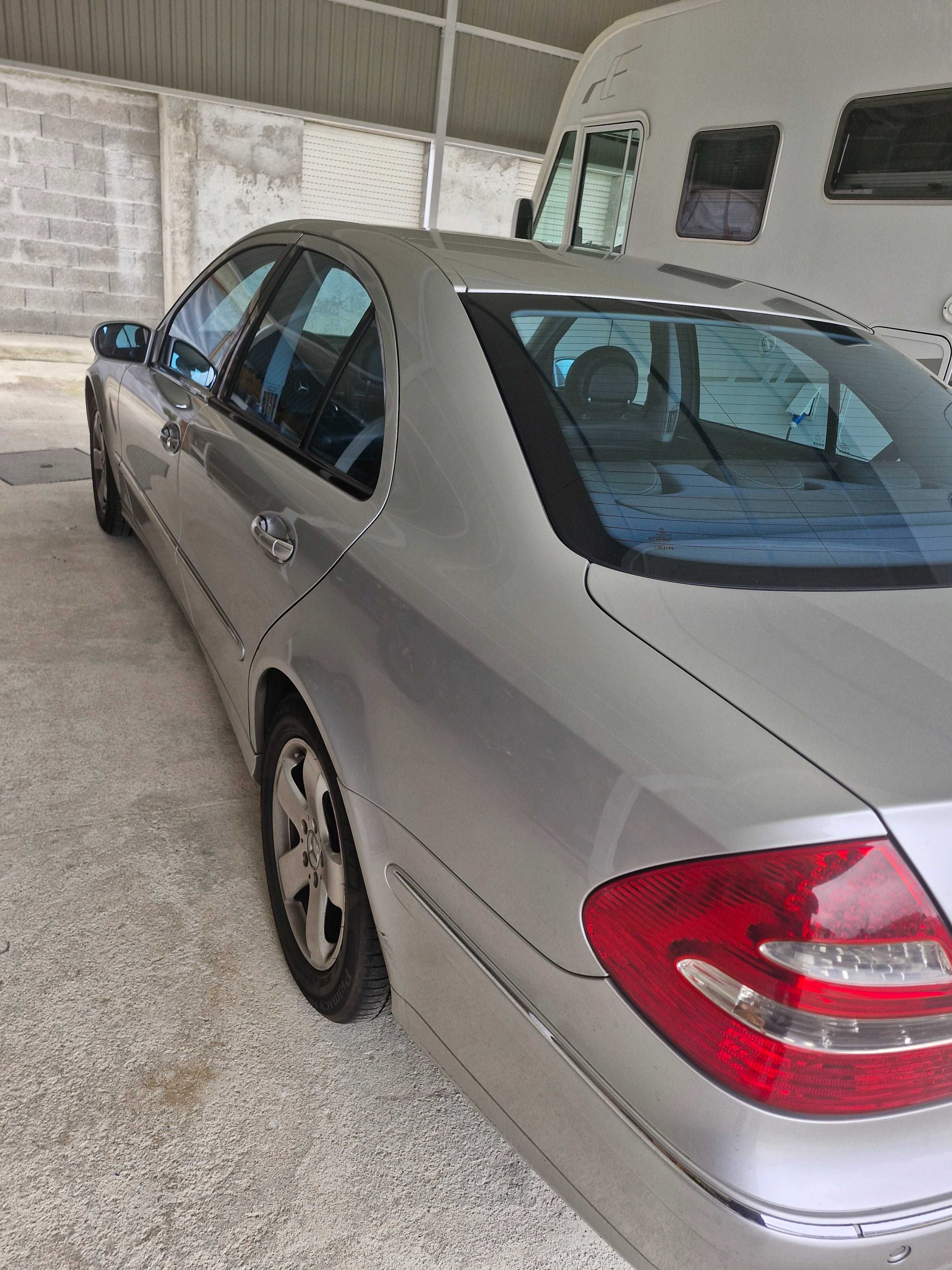 Carro Mercedes-Benz